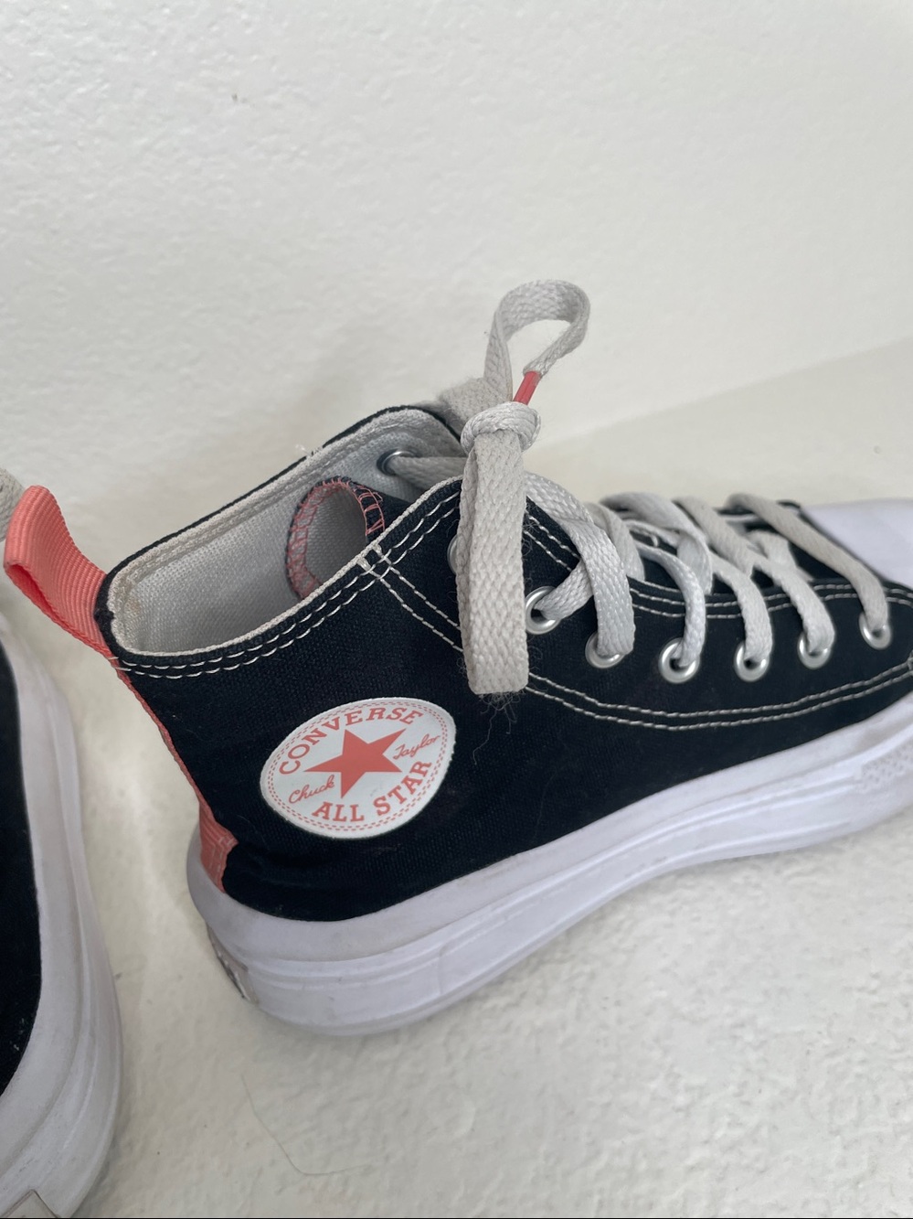 Converse High Top Platform Sneakers - Black & White Chuck Taylor kids size 2 - Picture 6 of 8
